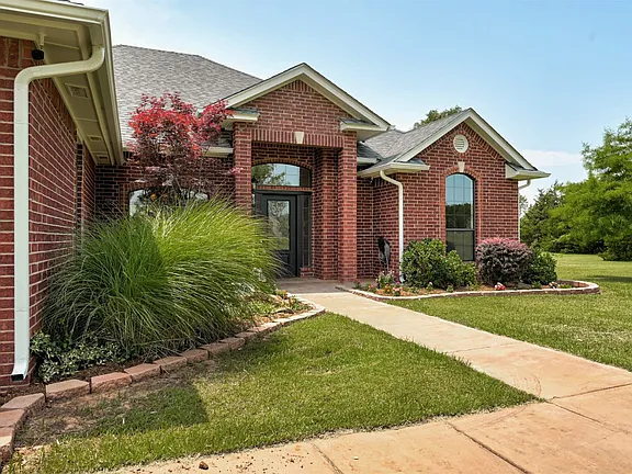 4550 Highland Hills Dr, Norman, OK 73026