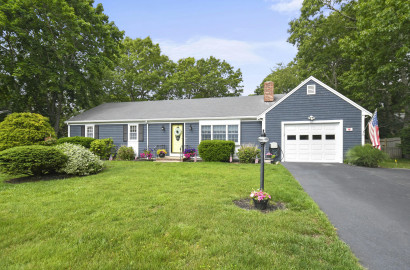 61 QUARTERMASTER ROW South Yarmouth, MA 02664